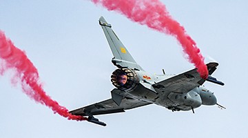 攻克发动机难题 歼10B换&ldquo;心脏&rdquo;首献&ldquo;眼镜蛇&rdquo;绝技